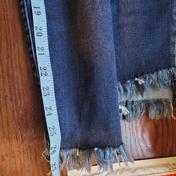 KanCan Women's Dark Wash Mid-Rise Distressed Skinny Jeans - Size 7/27 - Picture 6 of 6